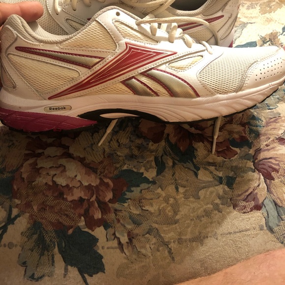 Reebok running shoes - Picture 3 of 15